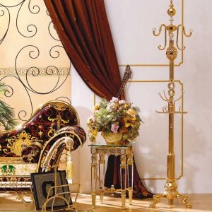 میز کنار مبلی شیشه ای